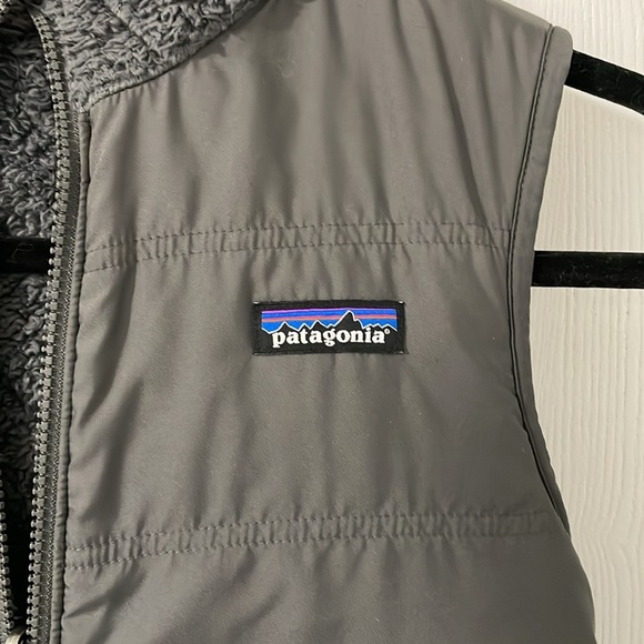 Patagonia Reversible Womens Sherpa Hooded Vest Dark Gray Size Small - Picture 9 of 11